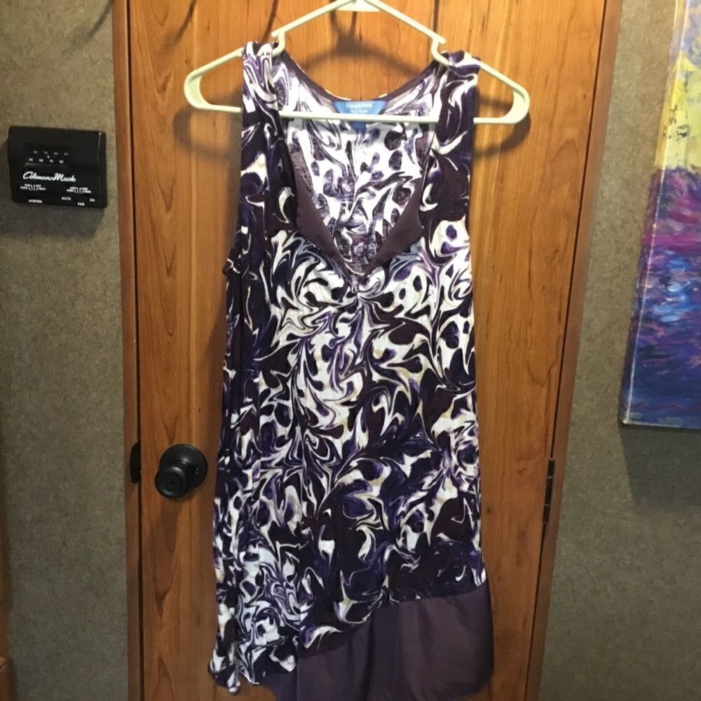 SLE 2/$30 NWOT. Simply Vera Vera Wang Sleeveless Tunic Top women’s size Medium